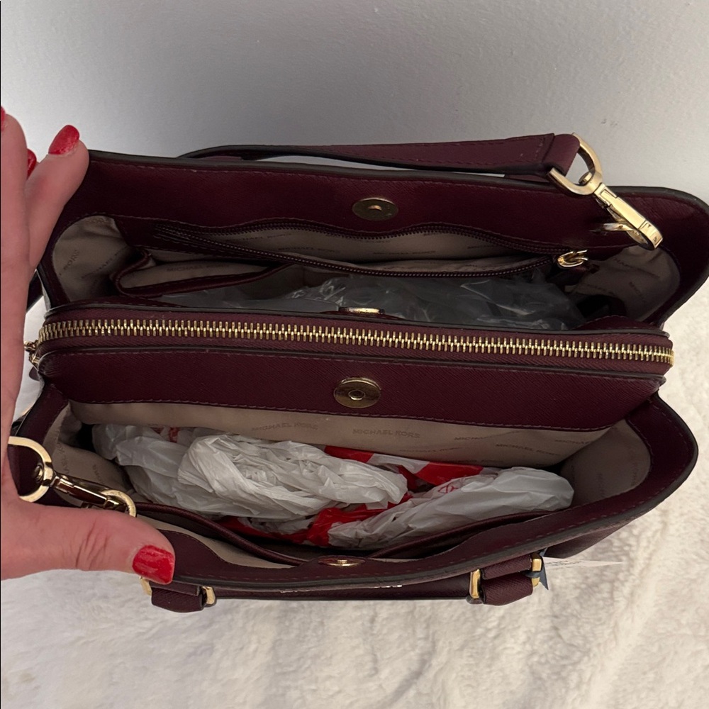 Michael Kors Savannah Satchel w/Crossbody Raspberry/Burgundy - Picture 5 of 6